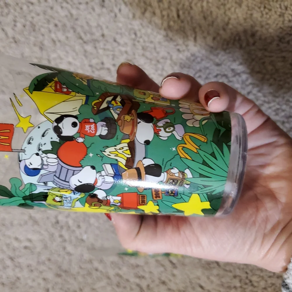 McDonalds Limited Edition Hello Kitty And Snoopy Cups Set Of 2